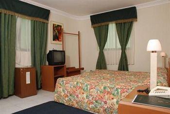 Le Baron Hotel Accra Exterior photo